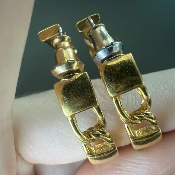 Vintage Monet Signed Gold Tone Small Hoop Post Earrings - Picture 6 of 7